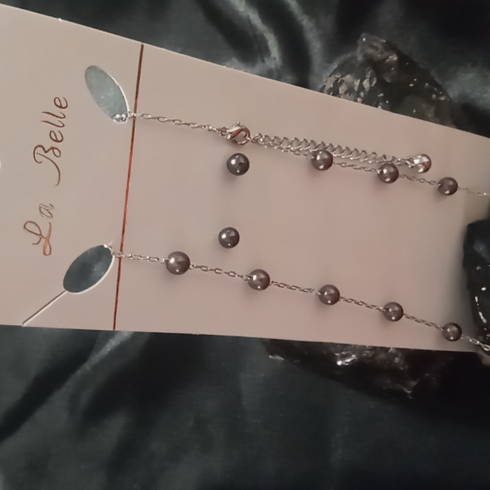 La Belle Necklace & earrings set. Blue pearl like silver tone set.
